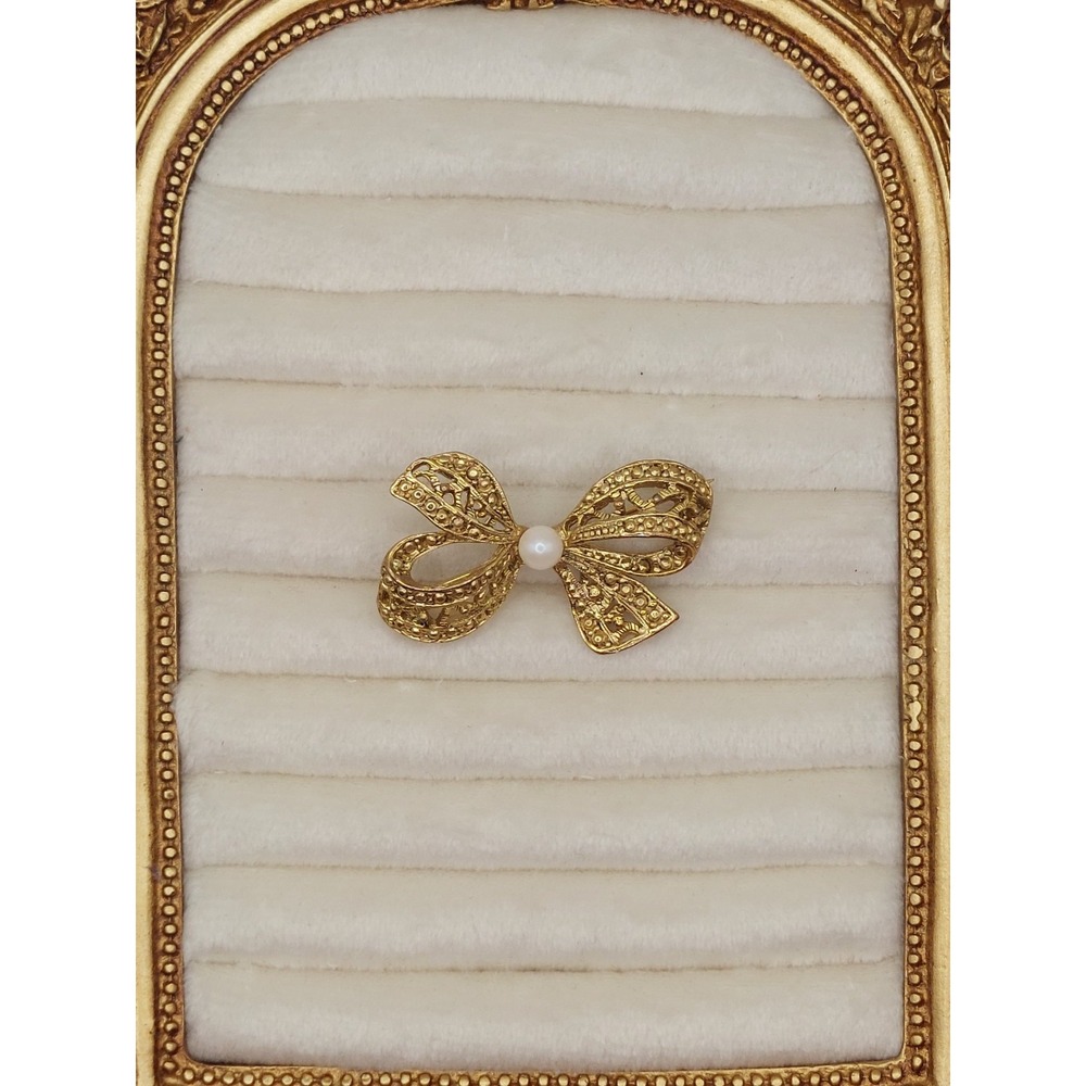 Vintage Gold Tone Ribbon Bow Brooch Faux Pearl Filigree Openwork Romantic MCM - Picture 2 of 10